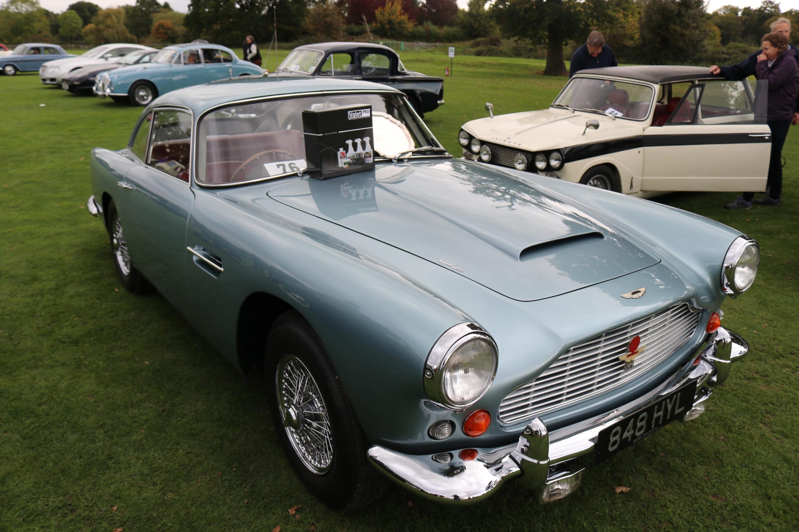 VINTAGE VEHICLE RALLY IN BERKSHIRE DRIVES OVER £6,000 IN CHARITY