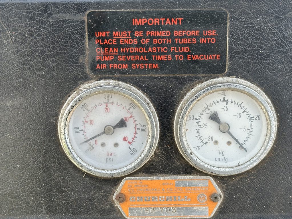 Hydrolastic pump pressure and vacuum gauges Churchill tool
