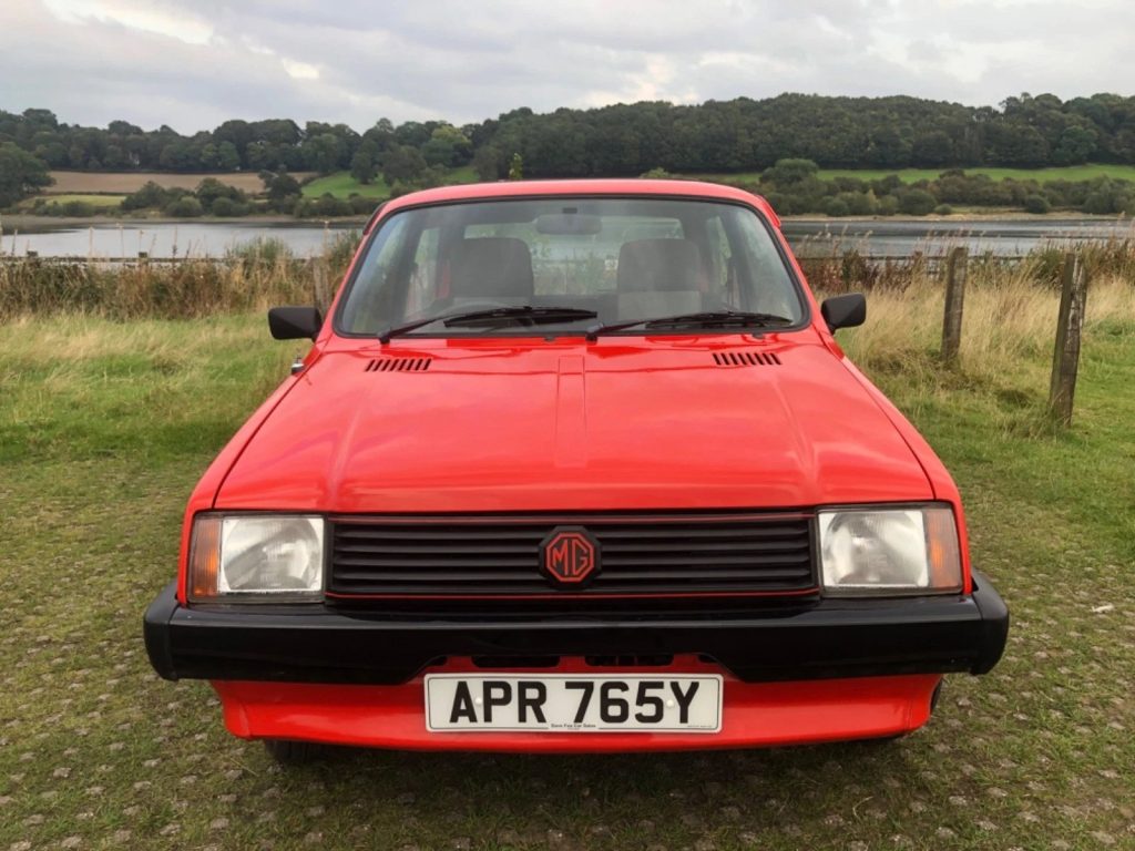 Front view of early MG Metro Mk1 with MG grille and registration APR 765Y