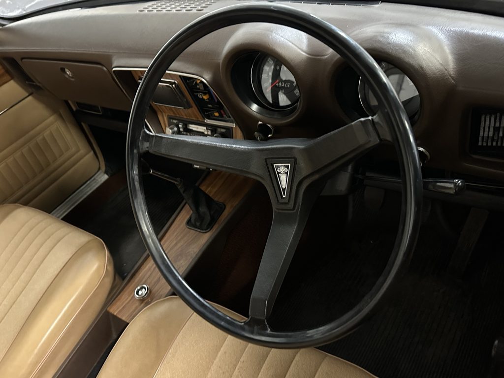 Hillman Hunter GL steering wheel and dashboard classic car interior