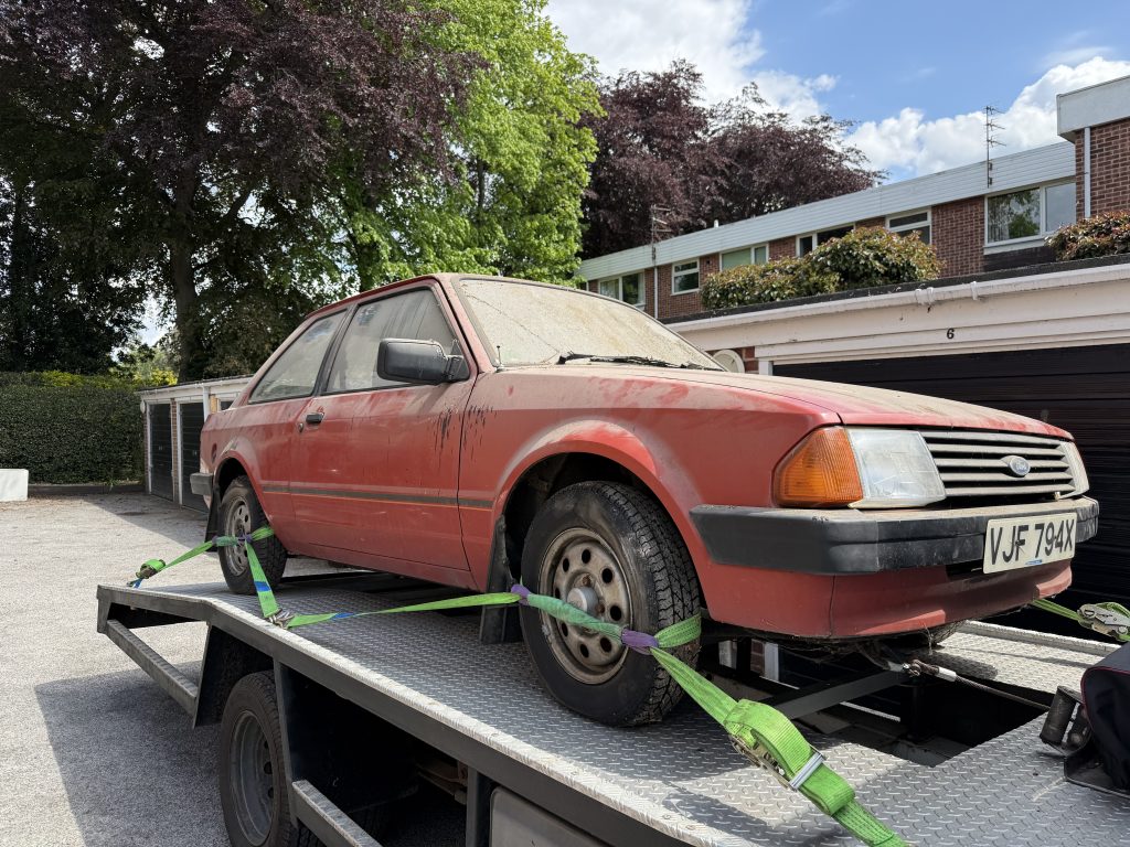 1982 Ford Escort Mk3 being recovered after decades in storage